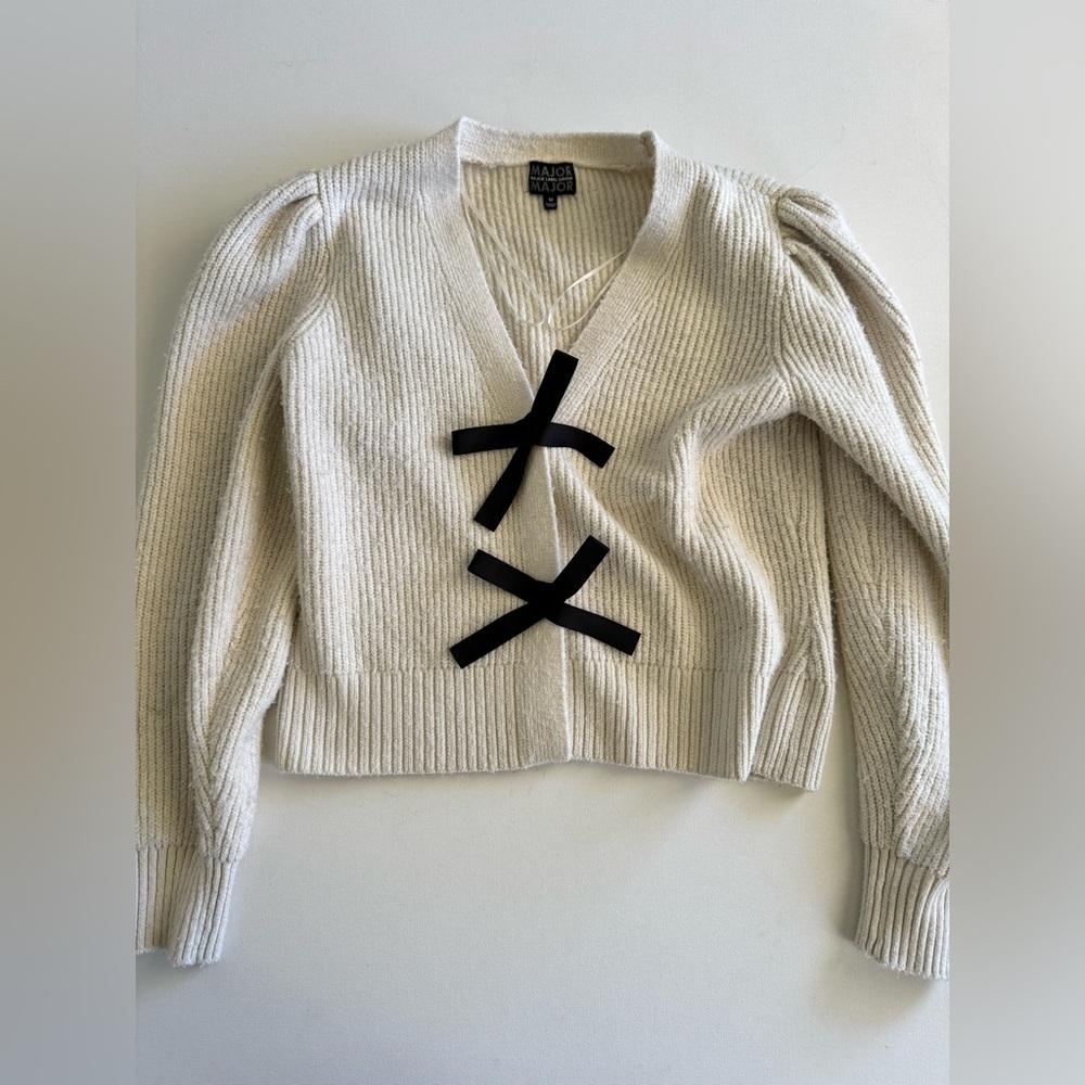 ✨Light Cream Knit Snap Cardigan w/ Bows 🎀✨